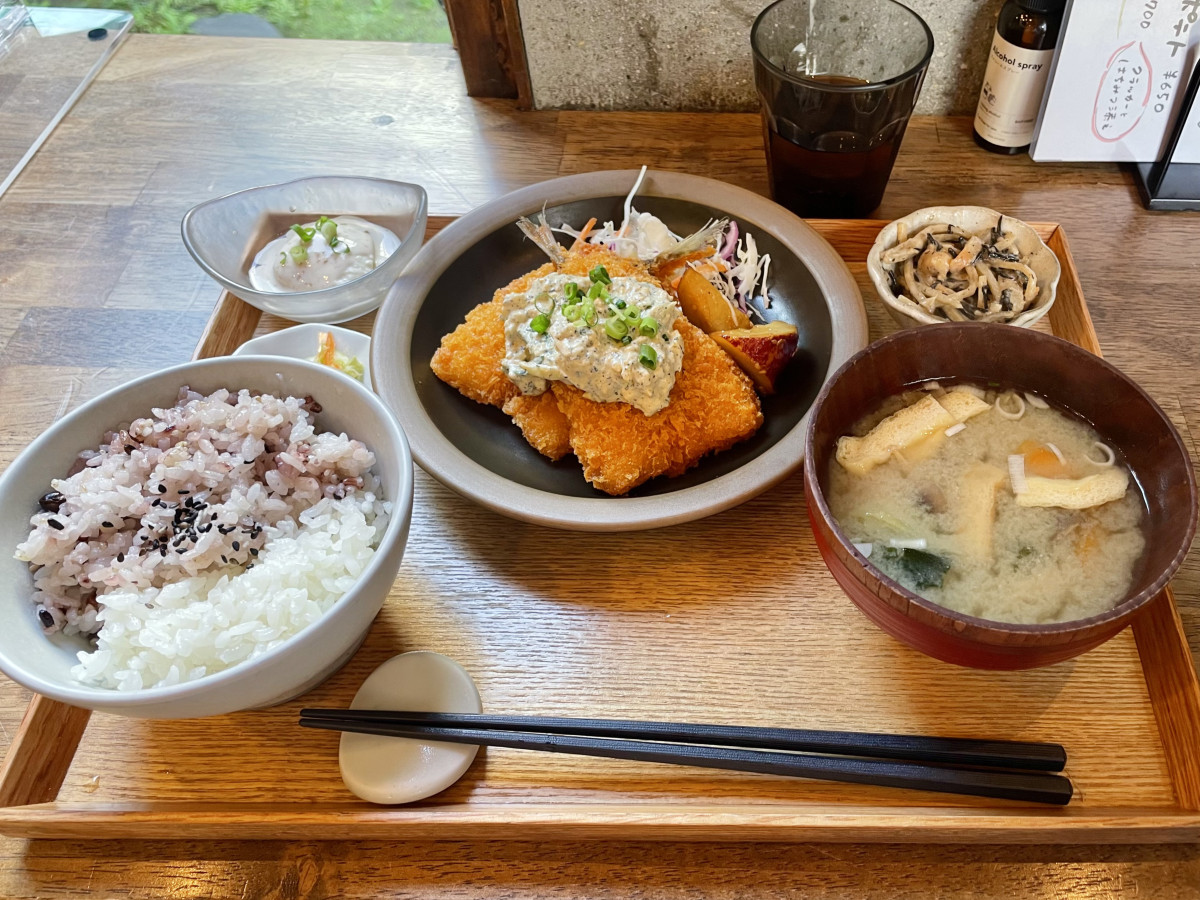 アジフライ定食(1,500円)
